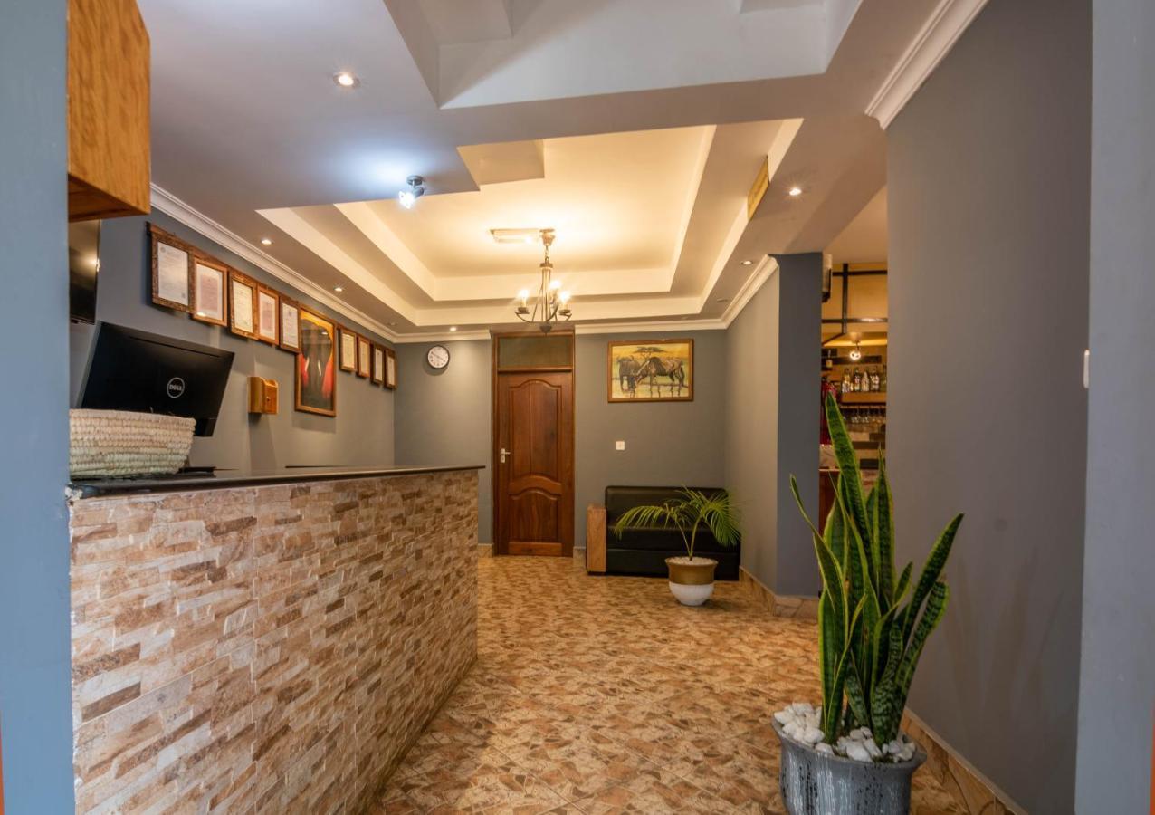 Crest Safari Lodge Bed And Breakfast Arusha Exterior foto