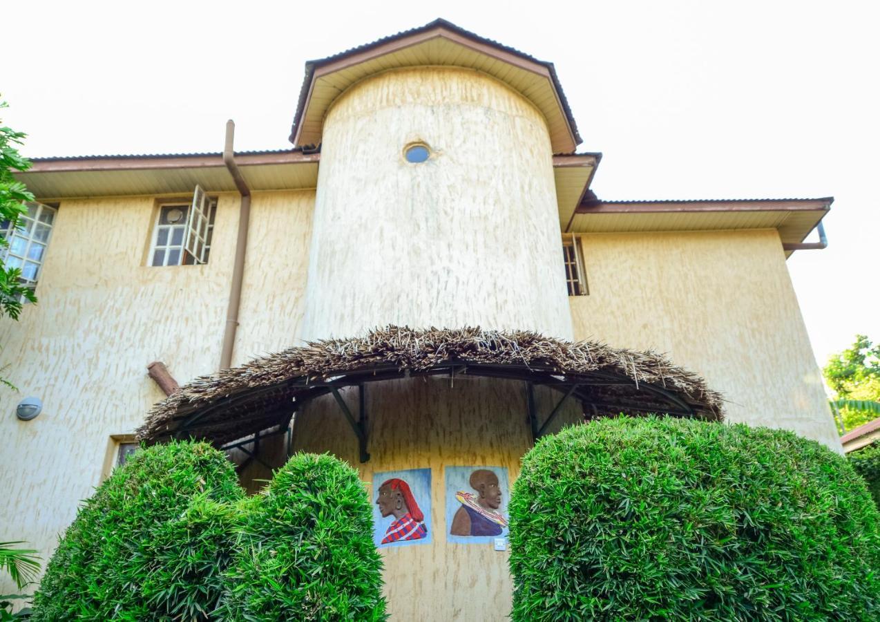 Crest Safari Lodge Bed And Breakfast Arusha Exterior foto
